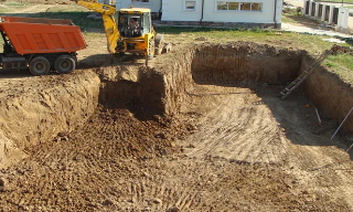 Рытье котлованов под фундамент в Воткинске – цена от 2597 руб. за м3 | 2Землекопа-Втк